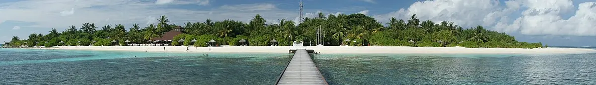 Maldives Small island shoreline with beach